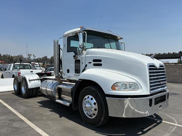 Image of Mack Pinnacle CXU613 equipment image 1