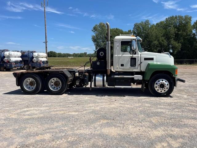 Image of Mack Pinnacle equipment image 3