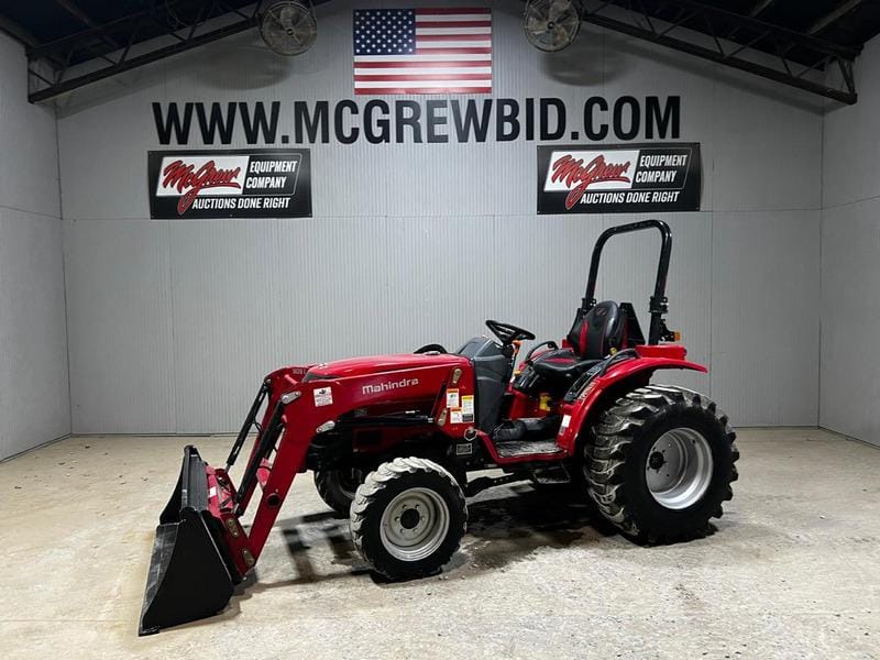 2018 Mahindra 1626 Equipment Image0