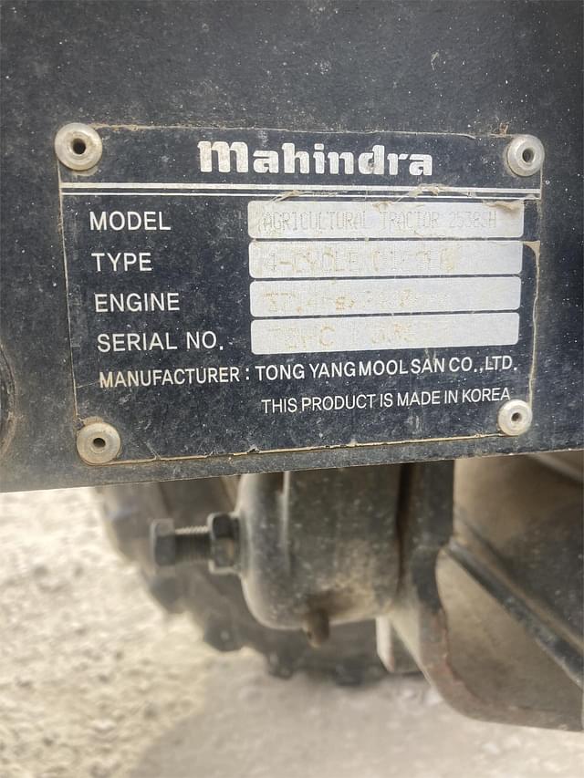 Image of Mahindra 2538 equipment image 3