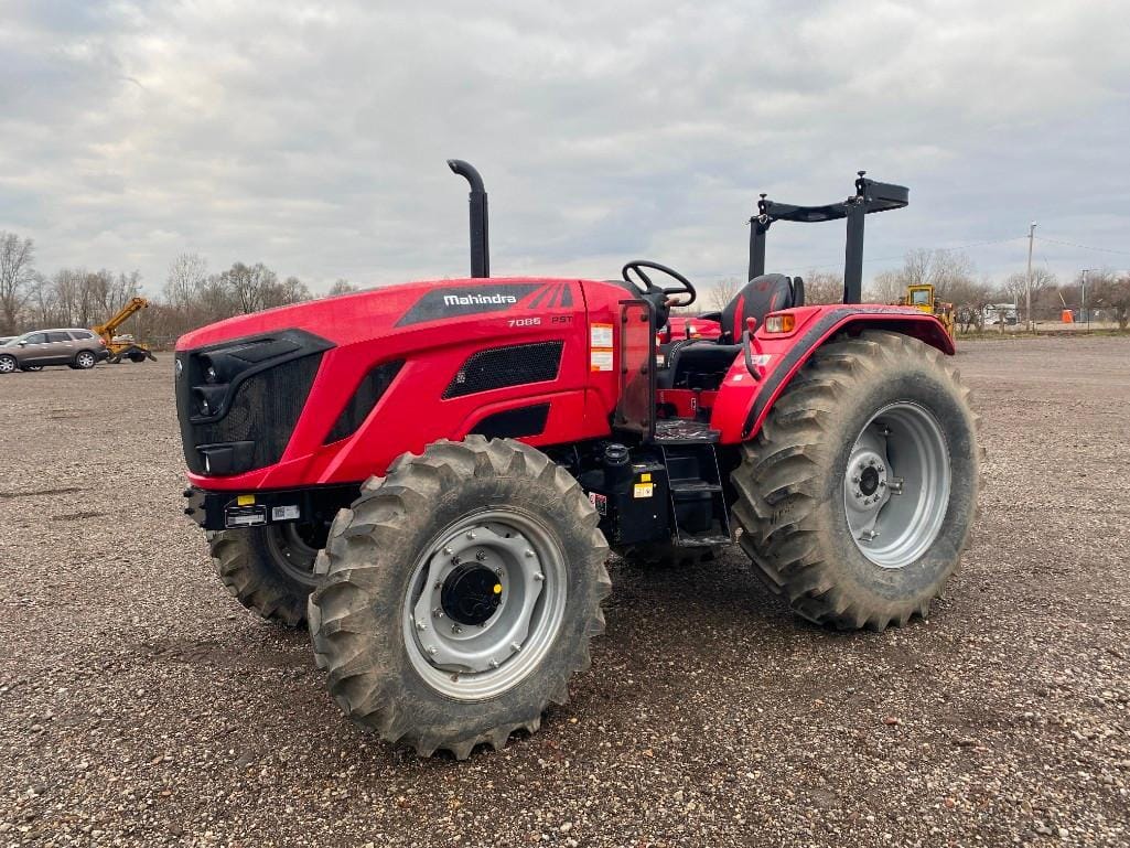 Main image Mahindra 7085