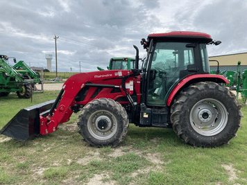 Main image Mahindra 8100
