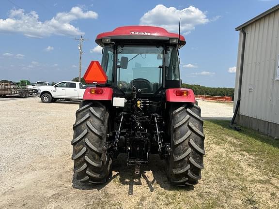 Image of Mahindra 8100 equipment image 3