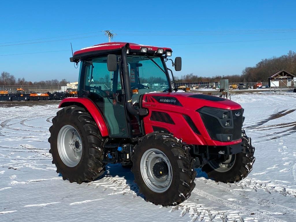 Main image Mahindra 8100