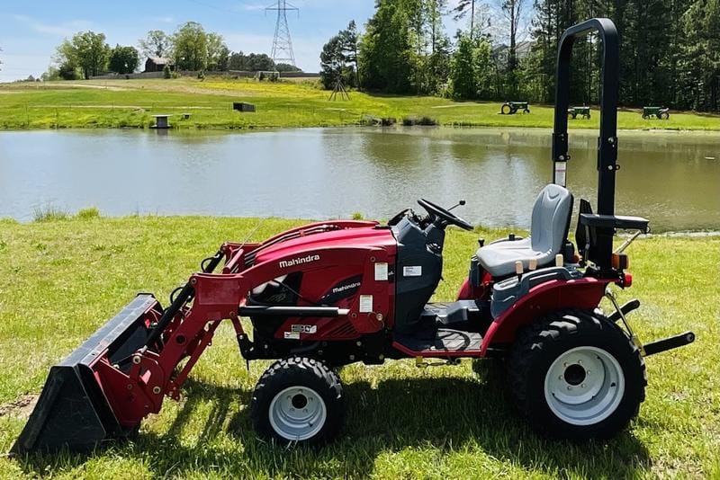 2018 Mahindra eMax 22 Equipment Image0