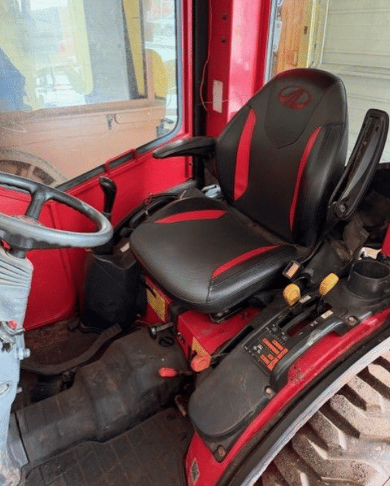 Image of Mahindra Max 26XLT equipment image 4