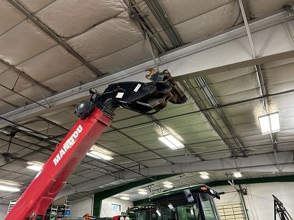 Image of Manitou MLT1040-145 equipment image 2