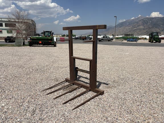 Image of Manitou Bale Carriage Primary image