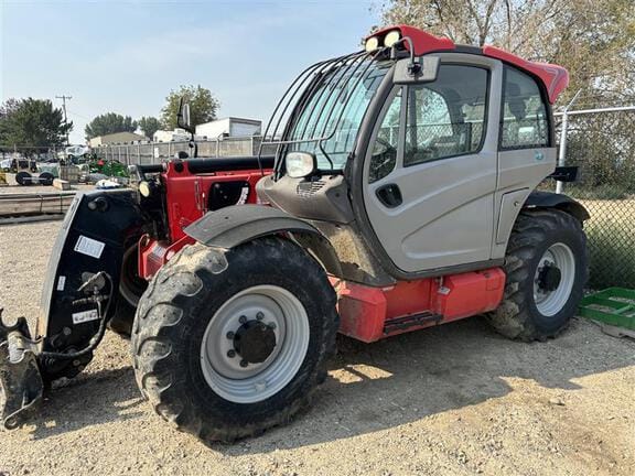2018 Manitou MLT1040-145 Equipment Image0