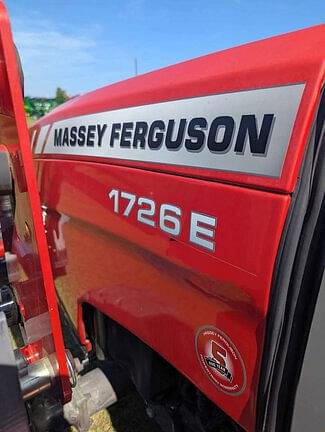Image of Massey Ferguson 1726E equipment image 4
