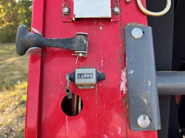 Image of Massey Ferguson 1734 equipment image 2