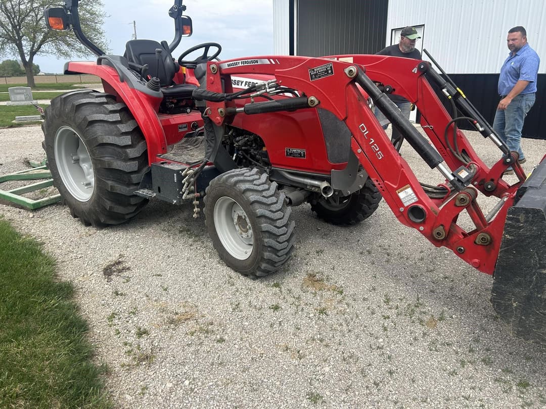Image of Massey Ferguson 1736 Primary image