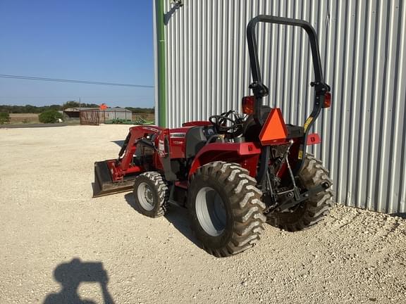 Image of Massey Ferguson 1739E equipment image 4