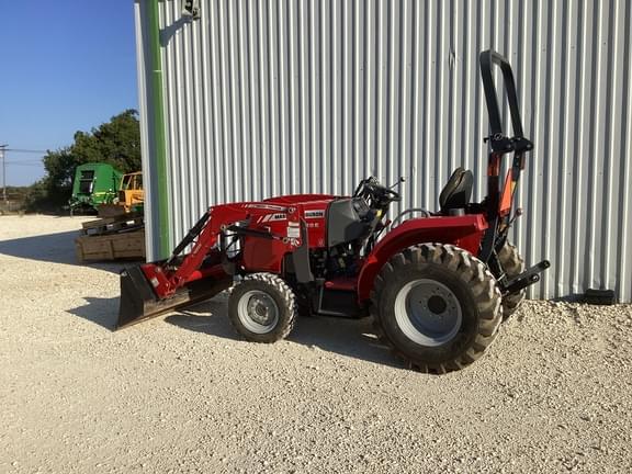 Image of Massey Ferguson 1739E equipment image 2