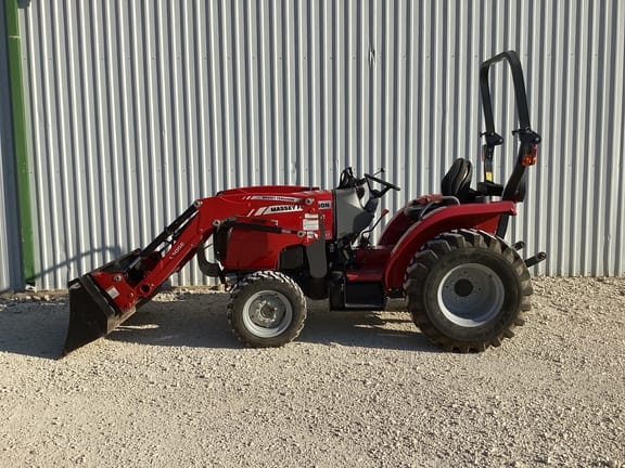 2018 Massey Ferguson 1739E Equipment Image0