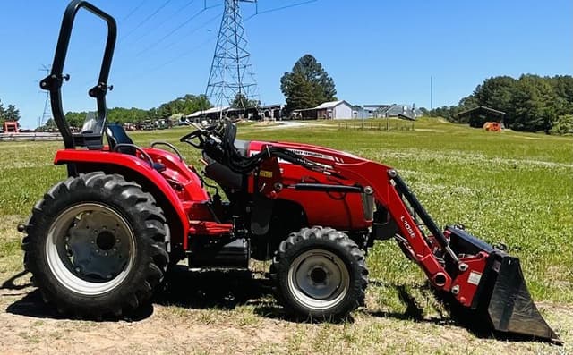Image of Massey Ferguson 1739E equipment image 2