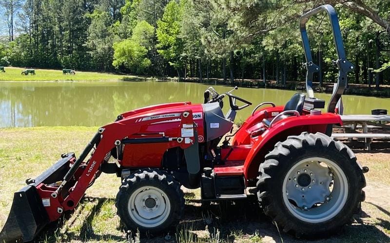 2018 Massey Ferguson 1739E Equipment Image0