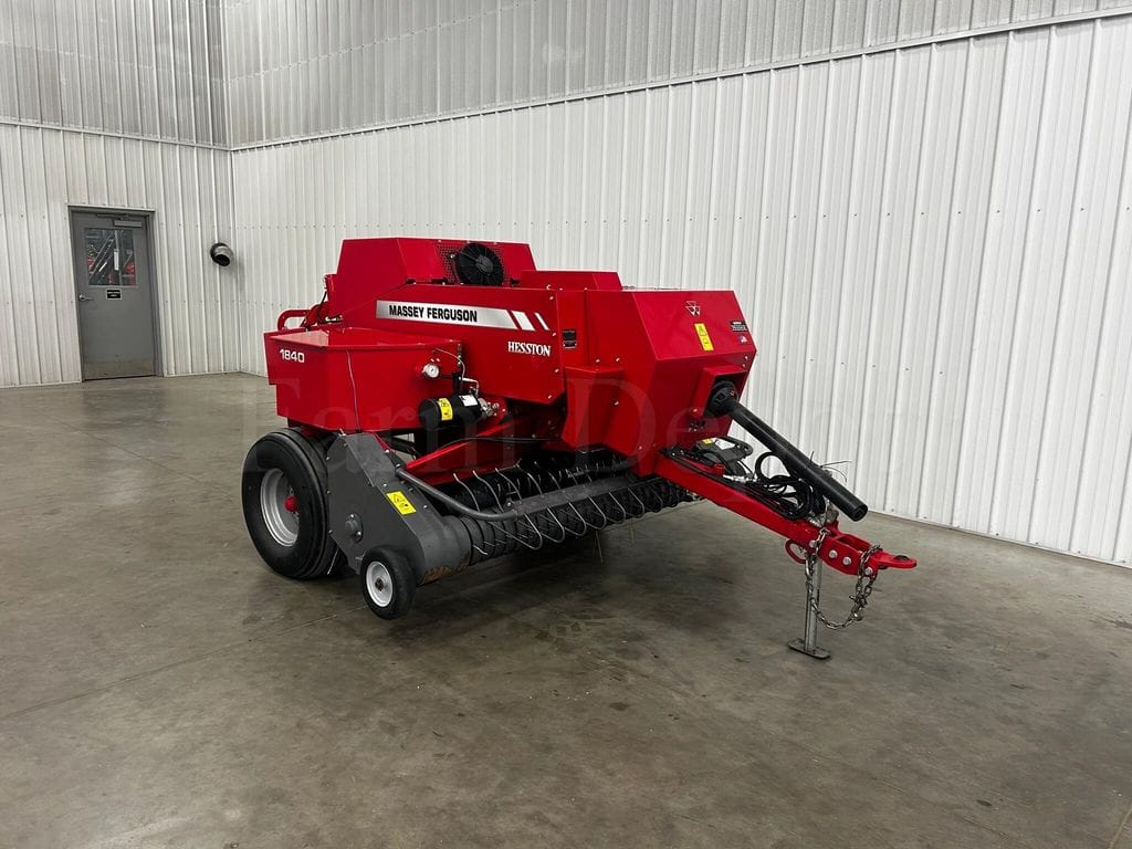 2018 Massey Ferguson 1840 Equipment Image0