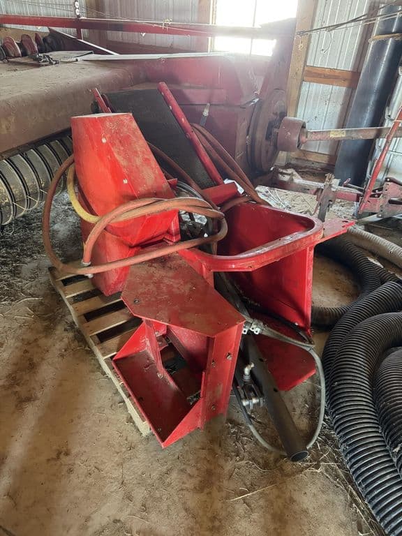 Image of Massey Ferguson 1840 equipment image 4