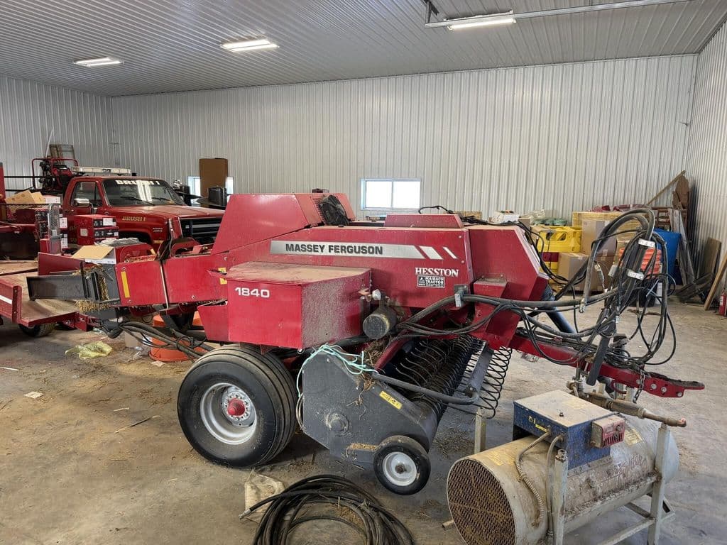 Image of Massey Ferguson 1840 Primary image