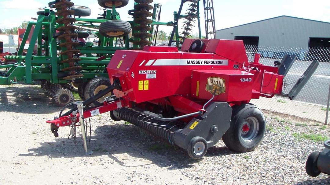 Image of Massey Ferguson 1840 Image 0