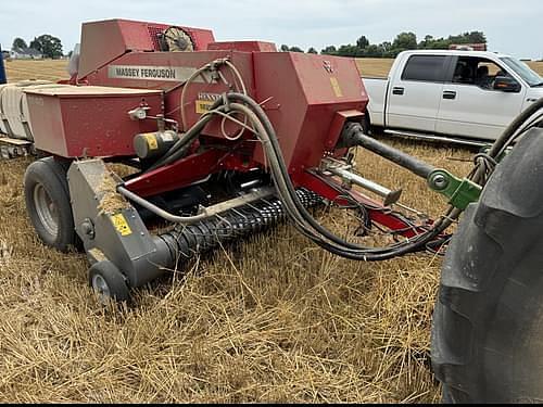 Image of Massey Ferguson 1840 equipment image 2