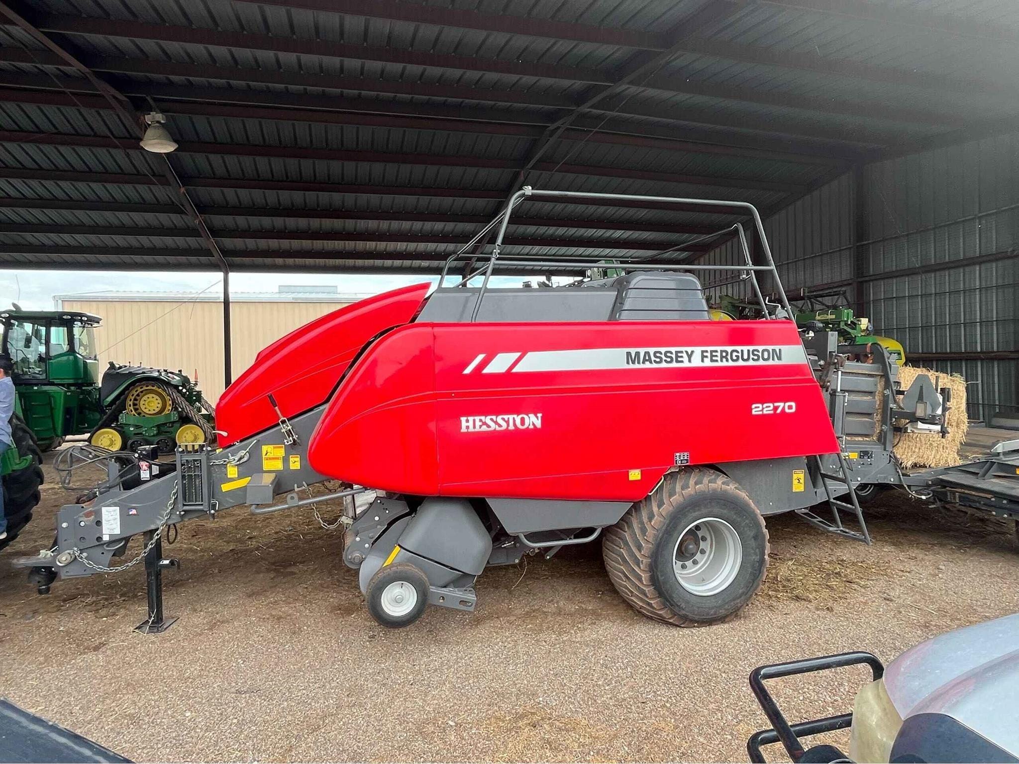 2018 Massey Ferguson 2270 Equipment Image0
