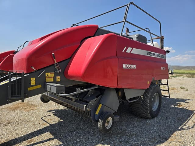 Image of Massey Ferguson 2270 equipment image 2