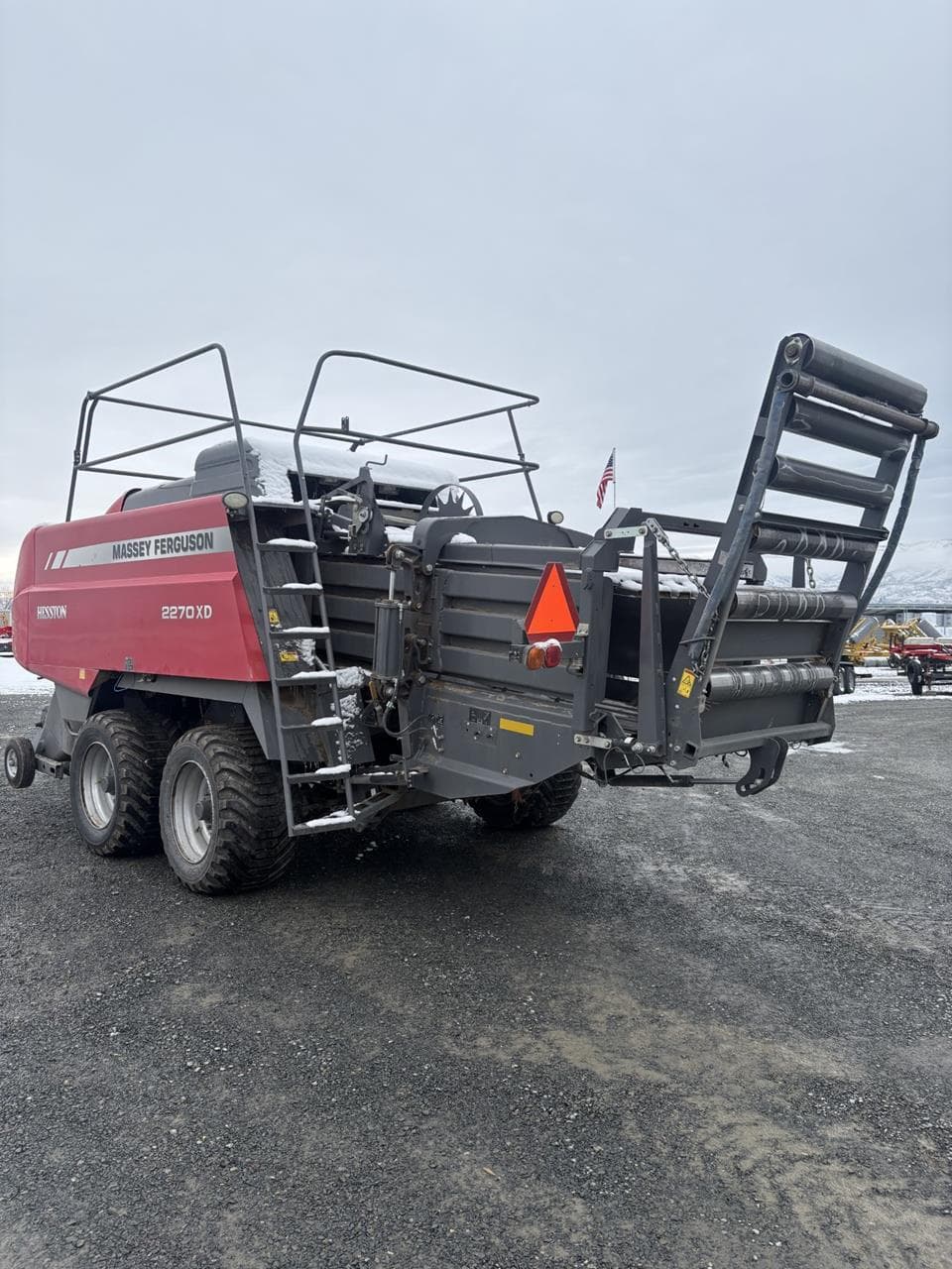 Image of Massey Ferguson 2270XD Image 1