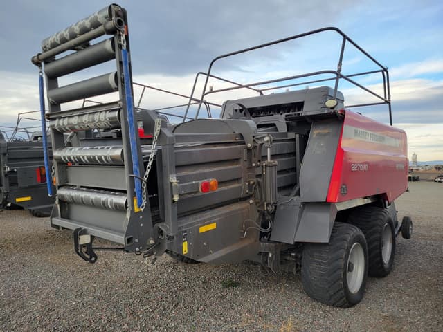 Image of Massey Ferguson 2270XD equipment image 3