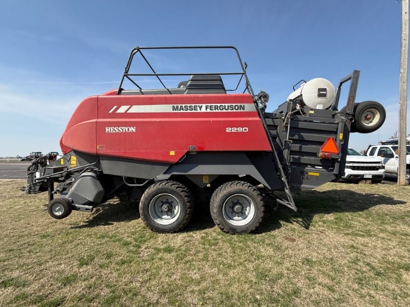 2018 Massey Ferguson 2290 Equipment Image0