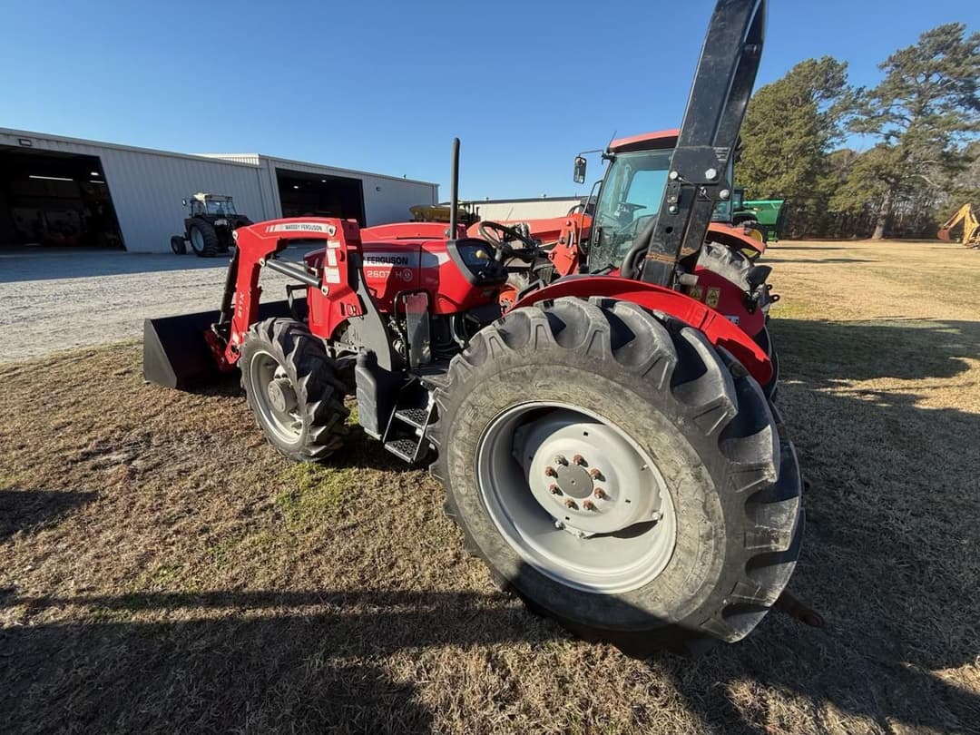Image of Massey Ferguson 2607H Image 1