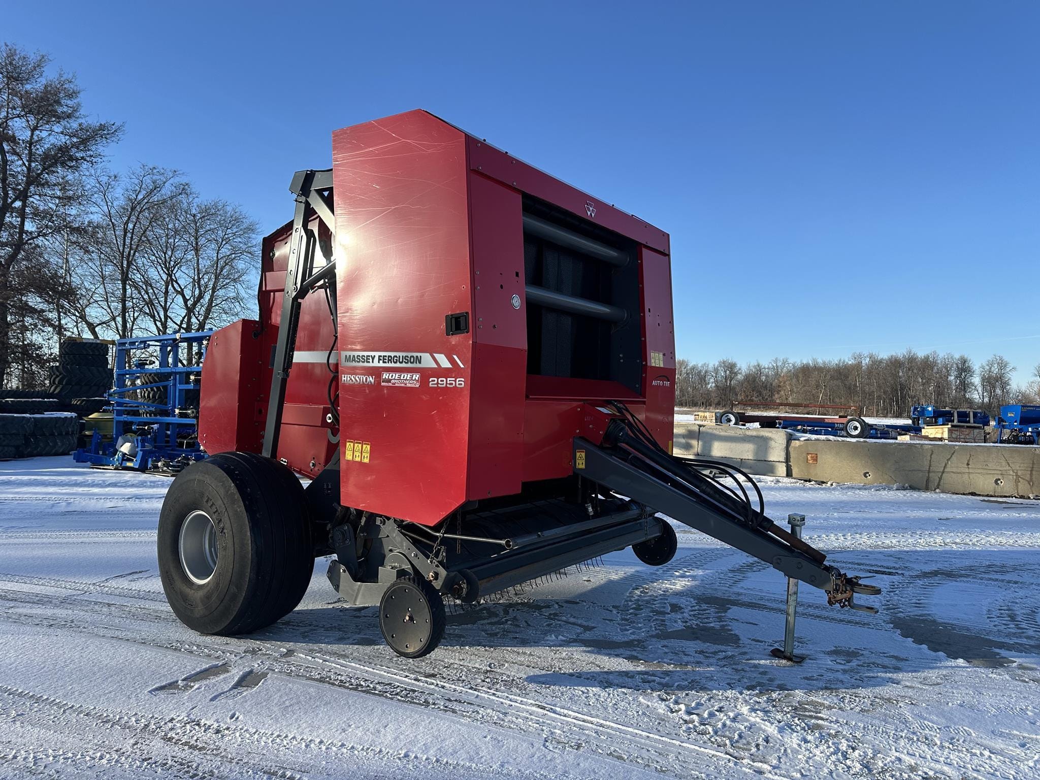 2018 Massey Ferguson Hesston 2956 Equipment Image0