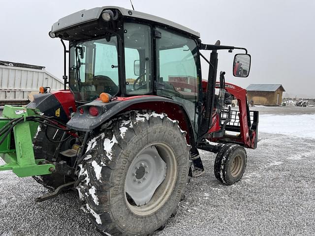 Image of Massey Ferguson 4707 equipment image 4