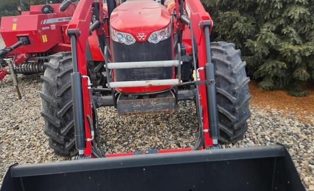 Image of Massey Ferguson 4707 equipment image 2