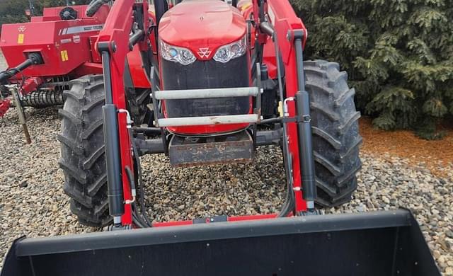 Image of Massey Ferguson 4707 equipment image 1