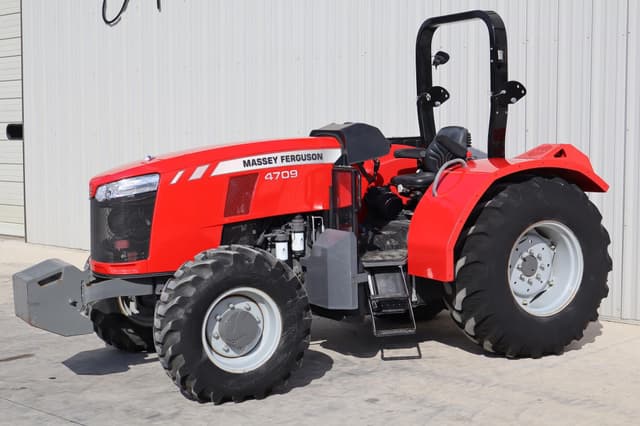 Image of Massey Ferguson 4709 equipment image 3