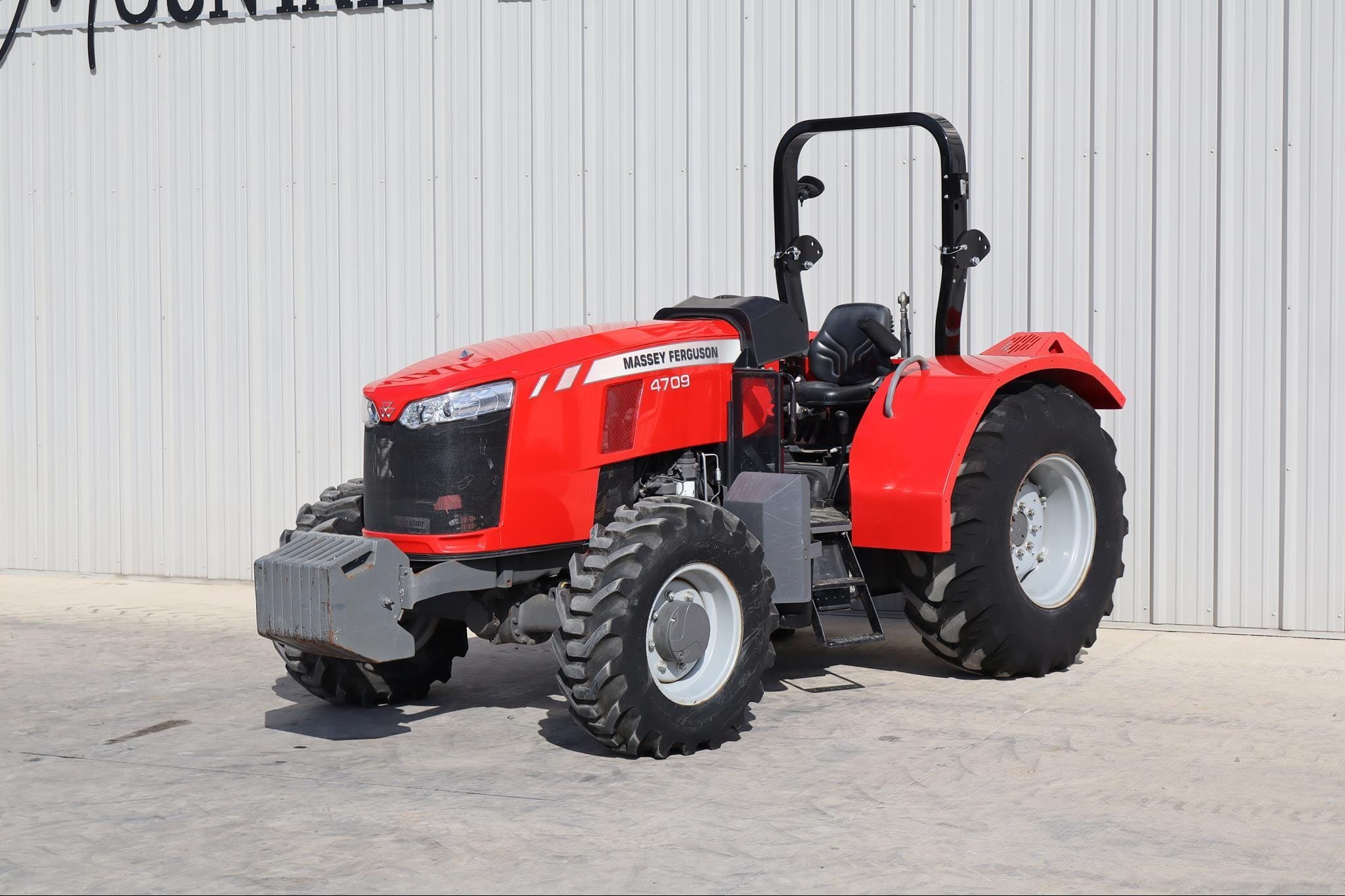 2018 Massey Ferguson 4709 Equipment Image0