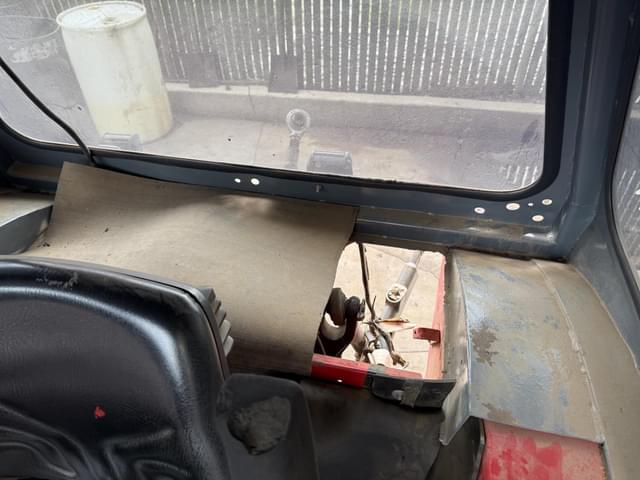 Image of Massey Ferguson 4710 equipment image 3