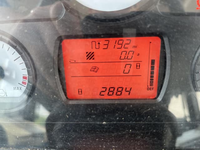 Image of Massey Ferguson 5710 equipment image 4