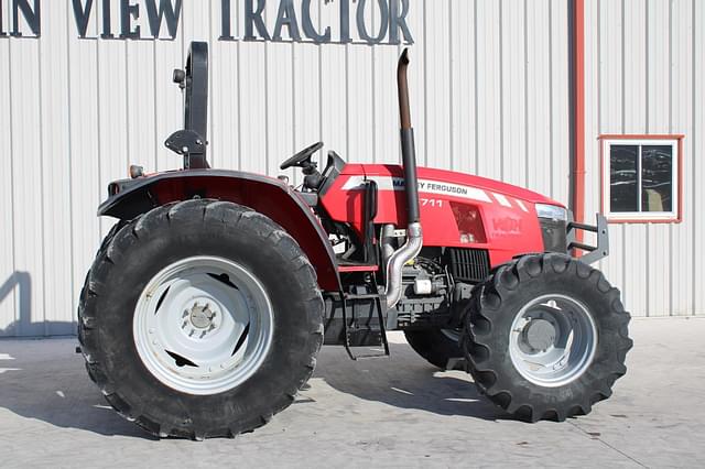 Image of Massey Ferguson 5711 equipment image 2