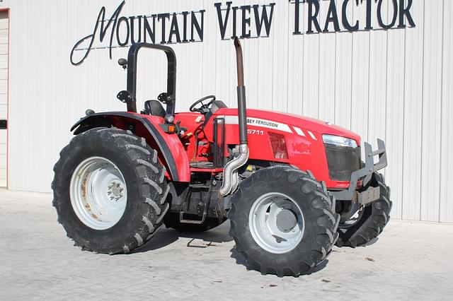 Image of Massey Ferguson 5711 equipment image 3