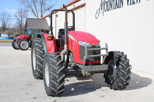 Image of Massey Ferguson 5711 equipment image 4