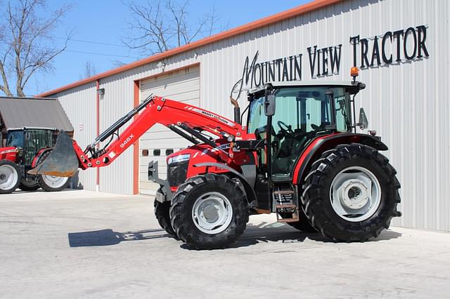 Image of Massey Ferguson 5711 equipment image 1