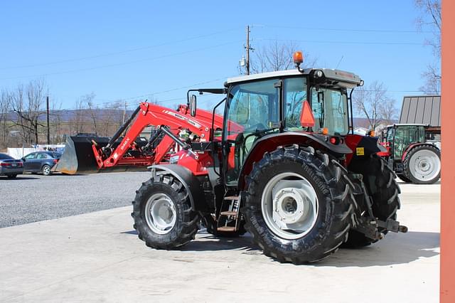 Image of Massey Ferguson 5711 equipment image 3