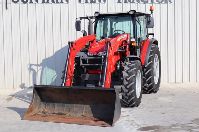 Image of Massey Ferguson 5711 equipment image 1