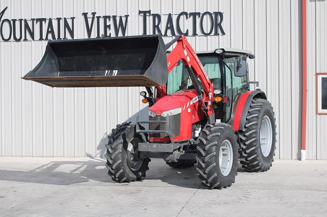 Image of Massey Ferguson 5711 equipment image 4