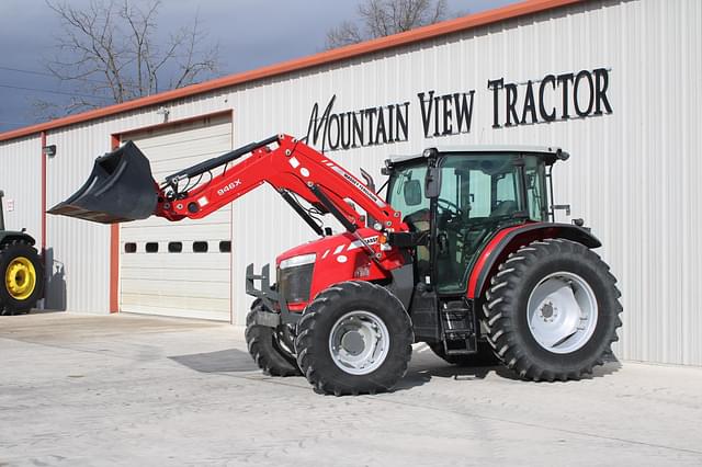 Image of Massey Ferguson 5711 equipment image 3