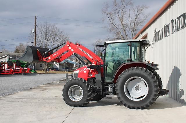 Image of Massey Ferguson 5711 equipment image 2