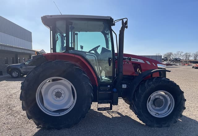Image of Massey Ferguson 5711 equipment image 1